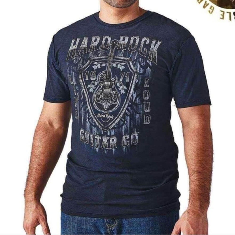 Hard Rock Cafe Reversible Shield Tee Shirt. 2 shirts in 1. Size Large. EUC